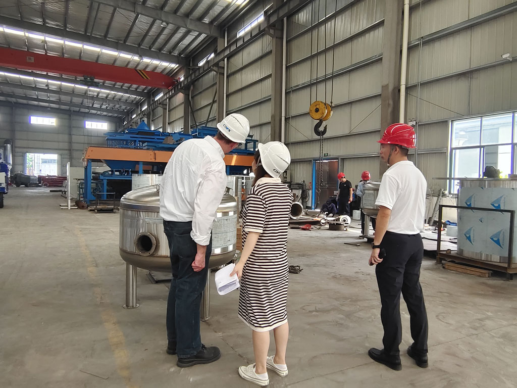 國外客戶來訪多靈 國外客戶來訪多靈