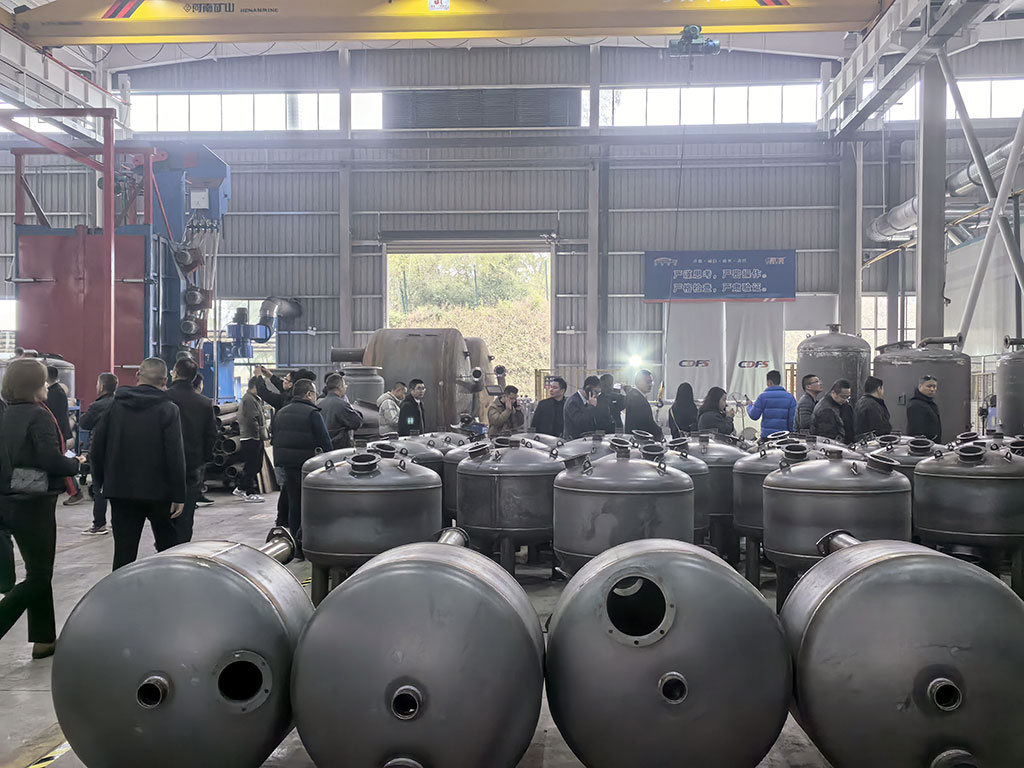 參觀多靈車(chē)間 參觀多靈車(chē)間