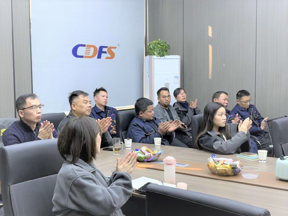 多靈年度經(jīng)營分析會(huì)盛況啟幕，共繪2025發(fā)展新藍(lán)圖